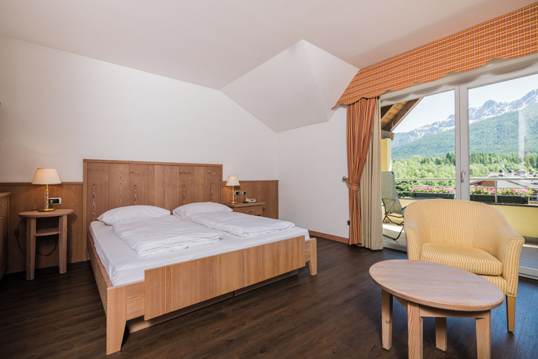 Bedroom 3, Aparthotel Kronplatz Luxury House, Bolzano