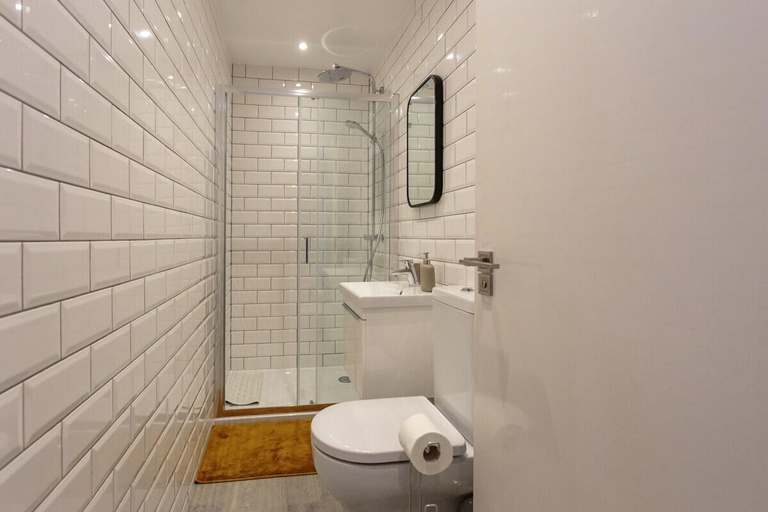 Bathroom 3, City Apartment, Edinburgh