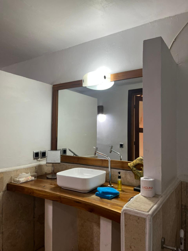 Bathroom 4, Laguna Gili Beach Resort, Lombok
