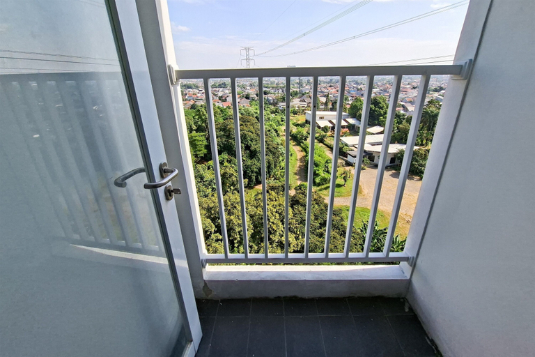 Balcony view, Green Urban Style Studio Room At Apartment Sudimara Forestwalk, Tangerang Selatan