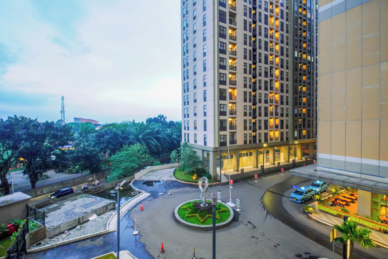 Exterior 2, 2 Pax Practical Studio At Transpark Cibubur Apartment, Depok