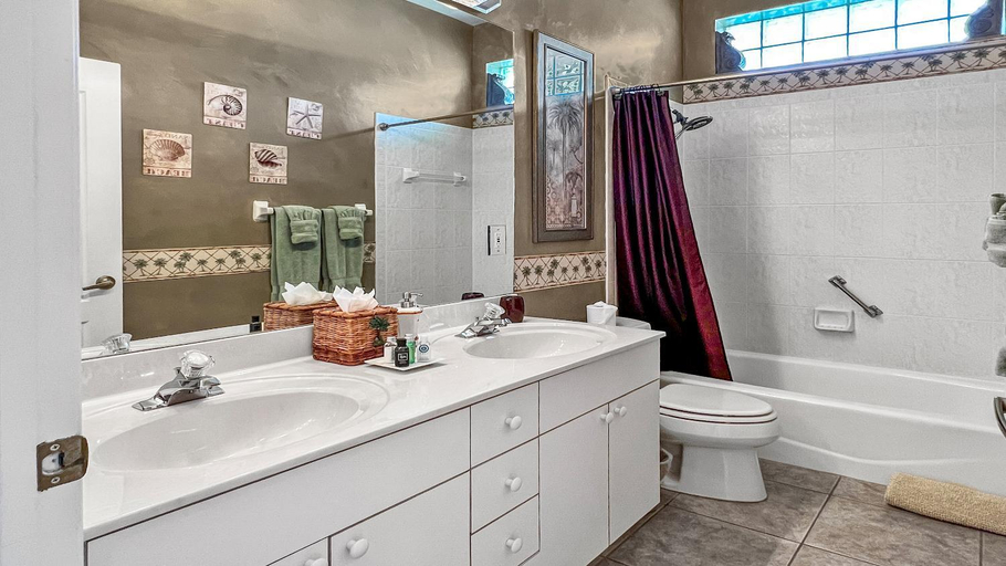 Bathroom 3, Timeout -south facing terrace with large pool, Lee