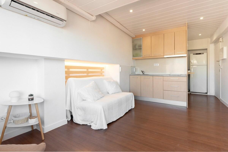 Bedroom 3, Beach & Fun: Cozy Studio, Tarragona