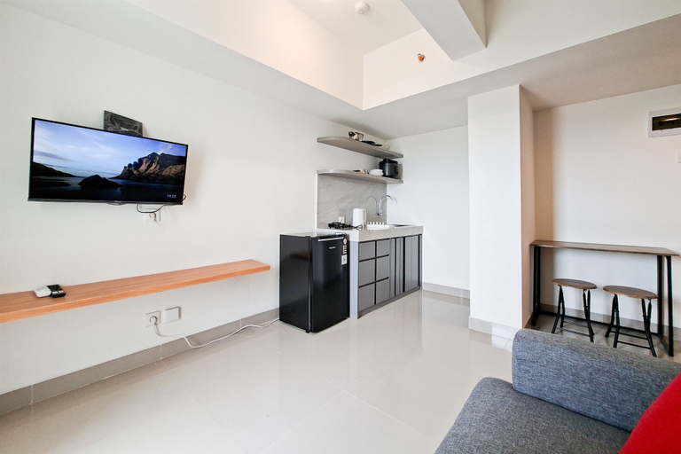 Living area 3, Restful 1Br For 2 Pax With City View At Cisauk Point Apartment, Tangerang Selatan