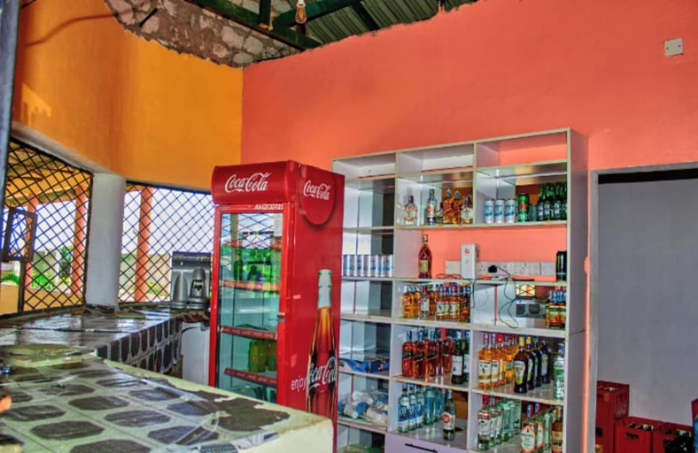 Bar (on property), Ngalula Resort, Magarini