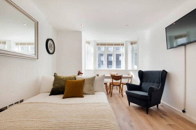 Room 5, Stylish Ground-floor Retreat in Notting Hill, London