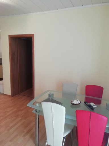 Others 5, Villa „Drei Palmen“, Sveti Filip i Jakov