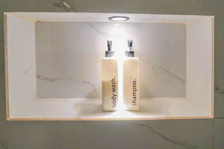 Bathroom amenities, Nacha Guesthouse Canggu, Badung