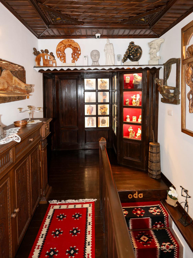 Others 3, Oda e Skulptorit-Authentic Guesthouse in Gorica,Berat UNESCO area, Beratit