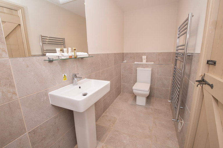 Bathroom 2, Carlton Towers Estate - Stapleton Rooms & Parkgate Cottages, North Yorkshire