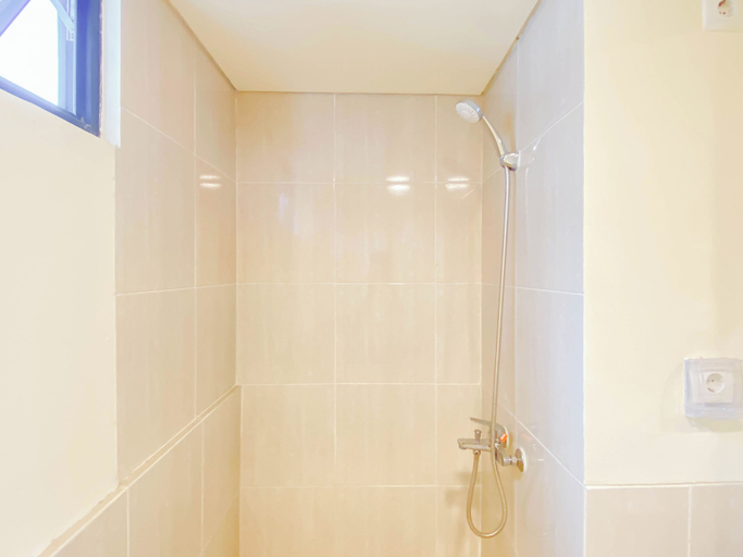 Bathroom 3, Practical 3Br For 5 Pax At Meikarta District 2 Apartment, Cikarang