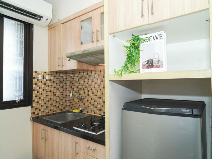 Private kitchen, Practical 2Br For 3 Pax At Kebagusan City Apartment, Jakarta Selatan