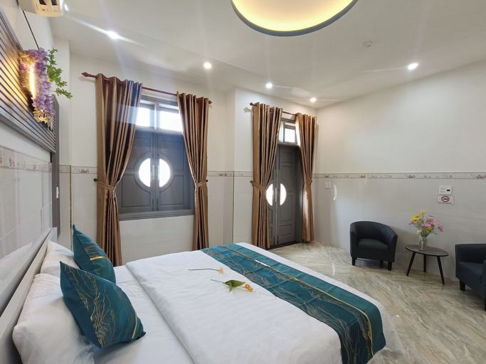 Room 2, Aroma-Pool-Breakfast-Man Thai beach, Da Nang