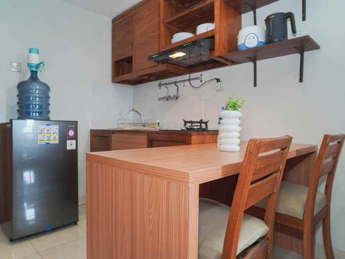 Dining room, Tranquil And Comfy 2Br At Cinere Bellevue Suites Apartment, Depok