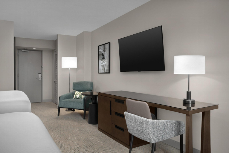 Bedroom 3, Doubletree by Hilton Philadelphia Airport, Philadelphia