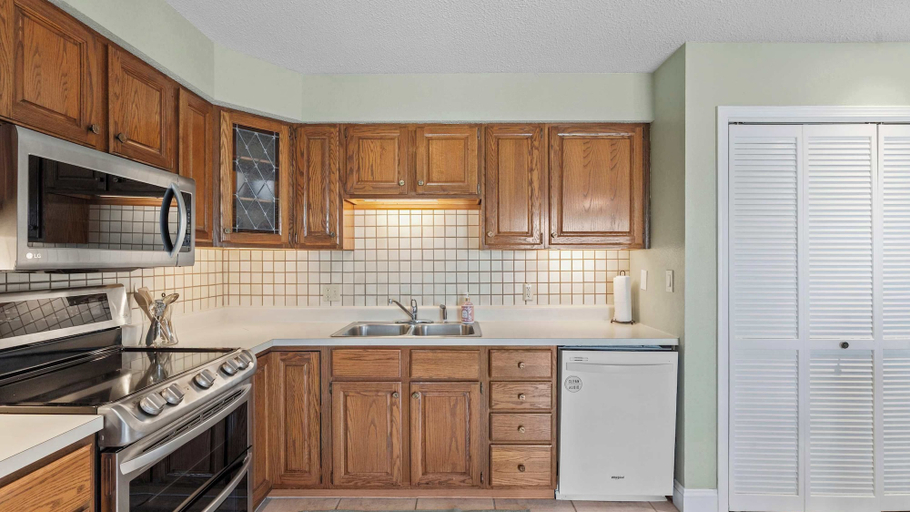 Private kitchen 5, Have It All Stay Central, Swim Often, Camden