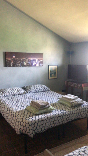 Bedroom 2, Cascina Garaita, Cuneo