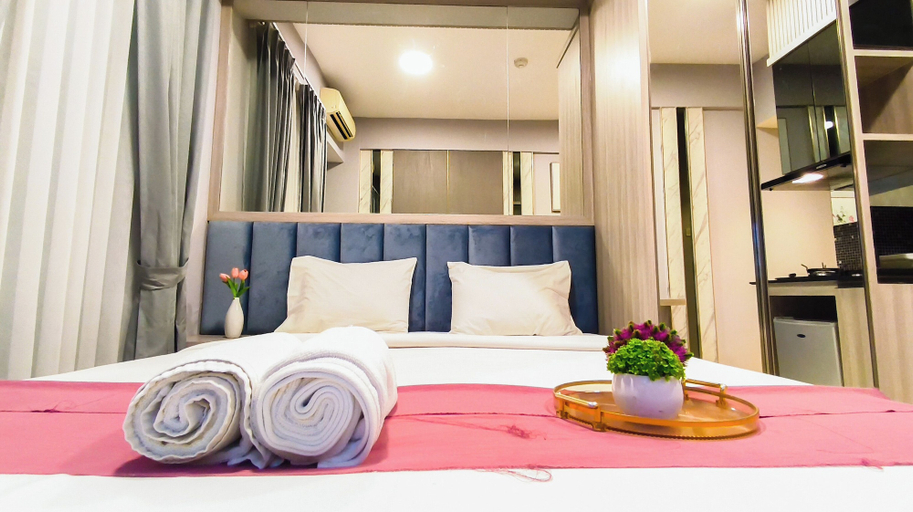 Room 5, Chic And Cozy Studio Space At Benson Supermall Mansion Apartment, Surabaya