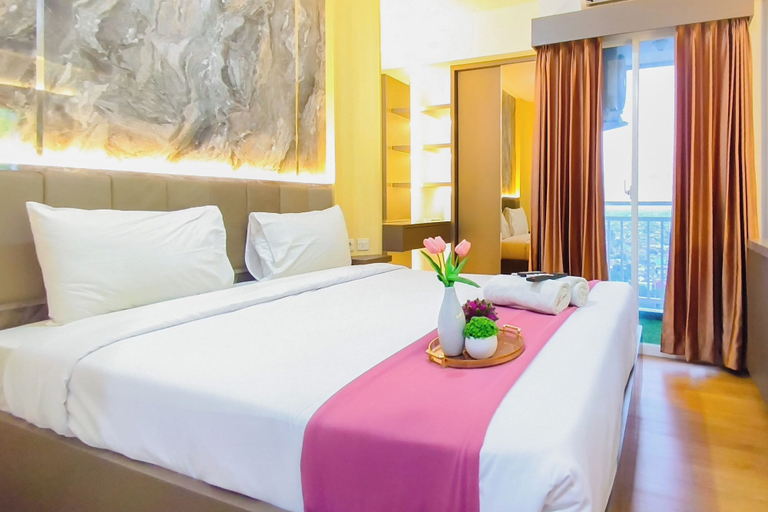 Interior 4, Clean And Neat Deluxe Studio At Suncity Residence Apartment, Sidoarjo