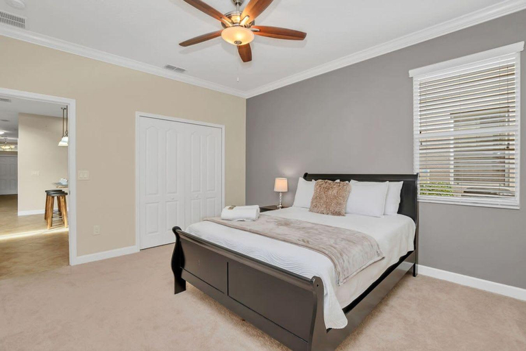 4, Spacious Family Home w Pool, Hot Tub & BBQ, Osceola
