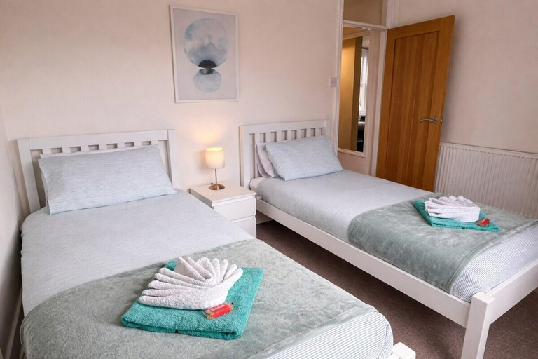 Bedroom 2, Midsummer Cottage | Stratford upon Avon, Warwickshire