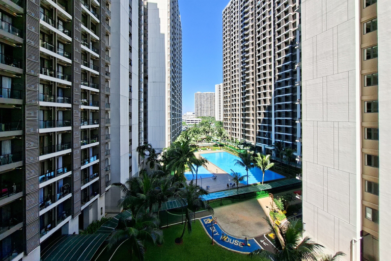 City view 5, Chic And Comfortable Studio Room At Apartment Sky House Bsd, Tangerang Selatan