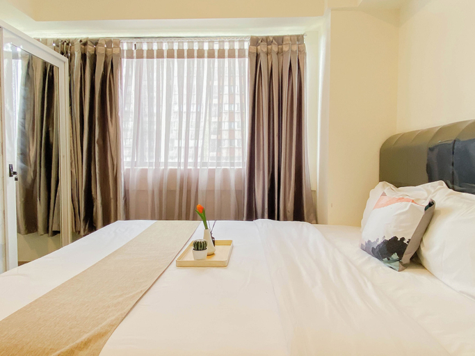 Room 2, Serene Beige 2Br Space At Apartment Meikarta District 1, Cikarang