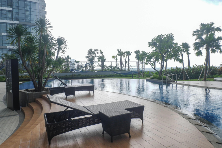 Pool, Chic And Cozy Studio Space At Benson Supermall Mansion Apartment, Surabaya