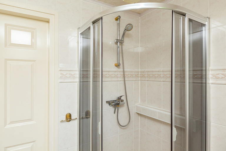 Bathroom 5, Apartment in Oostkapelle Near the Beach, Veere