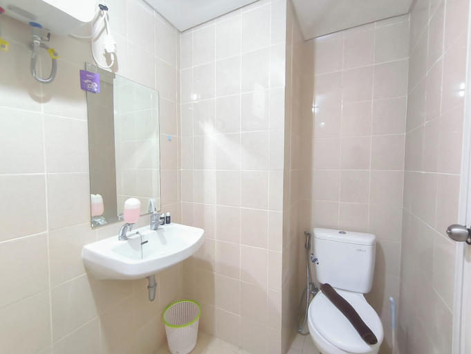 Interior 4, White Tone 1Br For 2 Pax At Parahyangan Residence, Bandung
