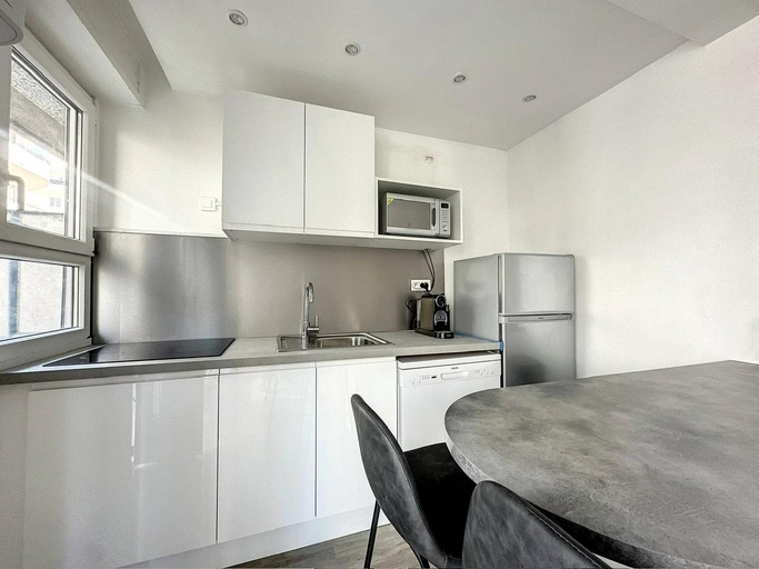 Others 5, Superbe appartement avec terrasse centre-ville et plage à 5 min, Alpes-Maritimes