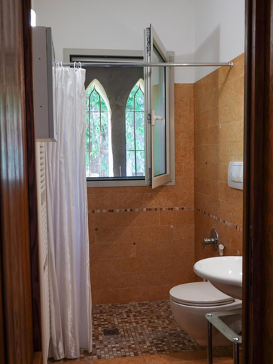 Bathroom 3, Ai Tigli, Verona