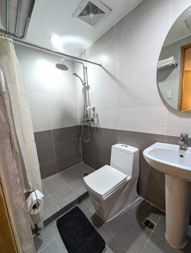 Bathroom 4, Prince Plaza II Hotel, Makati City