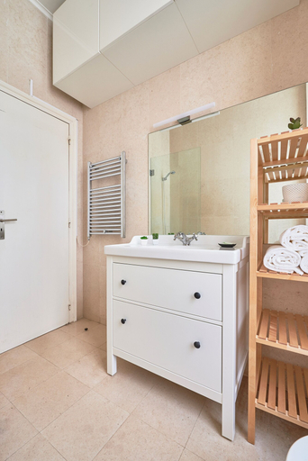 Bathroom 3, Spacious Apartment In The Perfect Lisbon Location, By Timecooler, Lisbon
