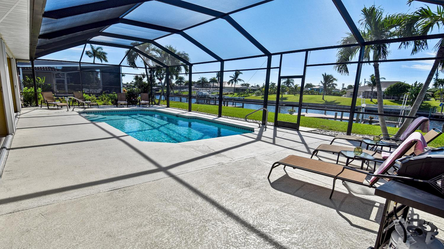 Sport & Beauty 2, Timeout -south facing terrace with large pool, Lee