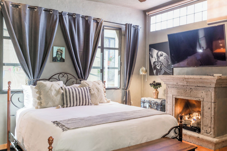 Room 2, Panoramic Paradise 3BR Overlooking SMA, Allende