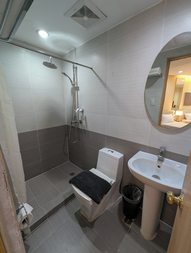 Bathroom 5, Prince Plaza II Hotel, Makati City