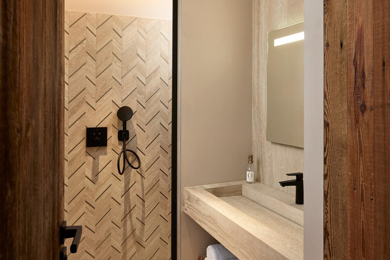 Bathroom 5, Hotel L'Arboisie, Haute-Savoie