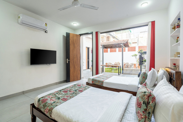 Room 5, Alaya Stays Ramalaya 8BHK with Garden, Jaipur