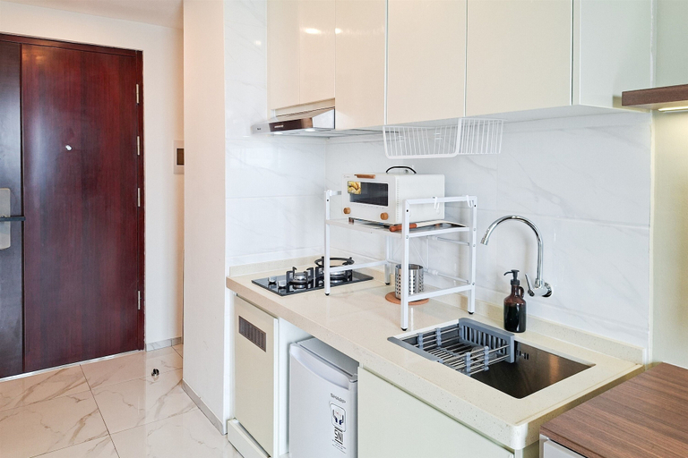 Interior 5, Neat And Warm Studio Space At Apartment Sky House Bsd, South Tangerang