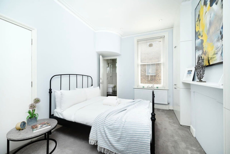 Room 5, Serene One-bedroom Retreat in Fitzrovia, London