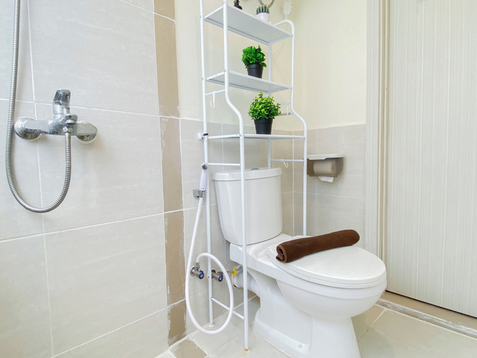 Interior 3, Good Space And Restful 2Br At Apartment Meikarta, Cikarang