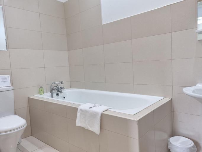 Bathroom 3, Innishewan Farmhouse B&B, Stirling