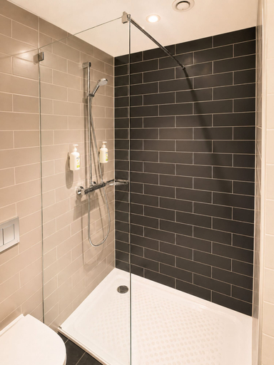 Bathroom 5, Holiday Inn Express MUNICH AIRPORT - ERDING, Erding