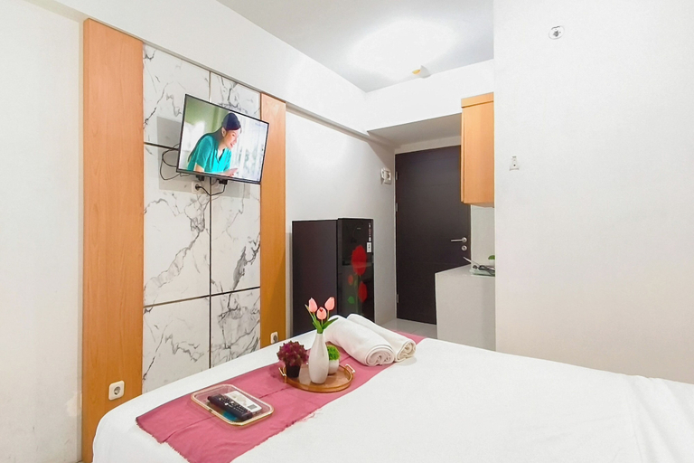 Room 4, Comfy Minimalist Studio Room At Suncity Residence Apartment, Sidoarjo
