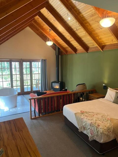 Bedroom 2, Lemonthyme Wilderness Retreat, Kentish