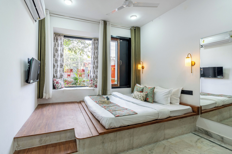 Room 2, Alaya Stays Ramalaya 8BHK with Garden, Jaipur