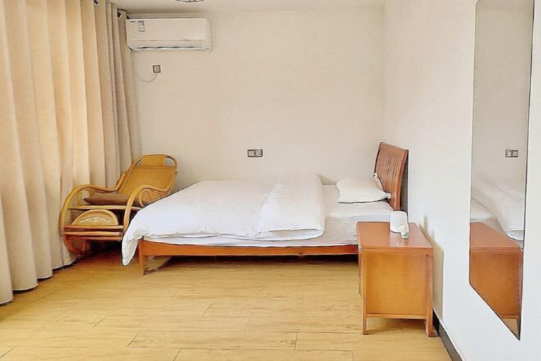 Bedroom 3, Longxingtang, Huangshan