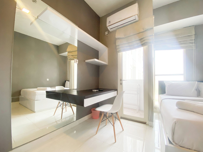 Interior 2, Minimalist And Enjoy Living Studio Amartha View Apartment, Semarang