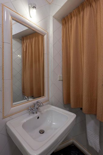 Bathroom 4, Hotel Astoria, Coimbra